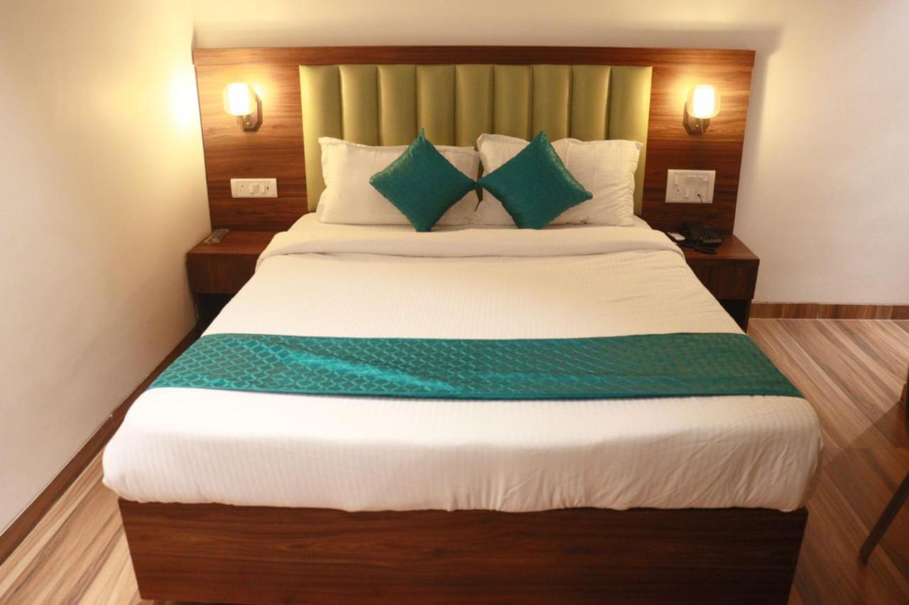 Hotel Candor Amigo Airoli Mind Space 纳威孟买 外观 照片
