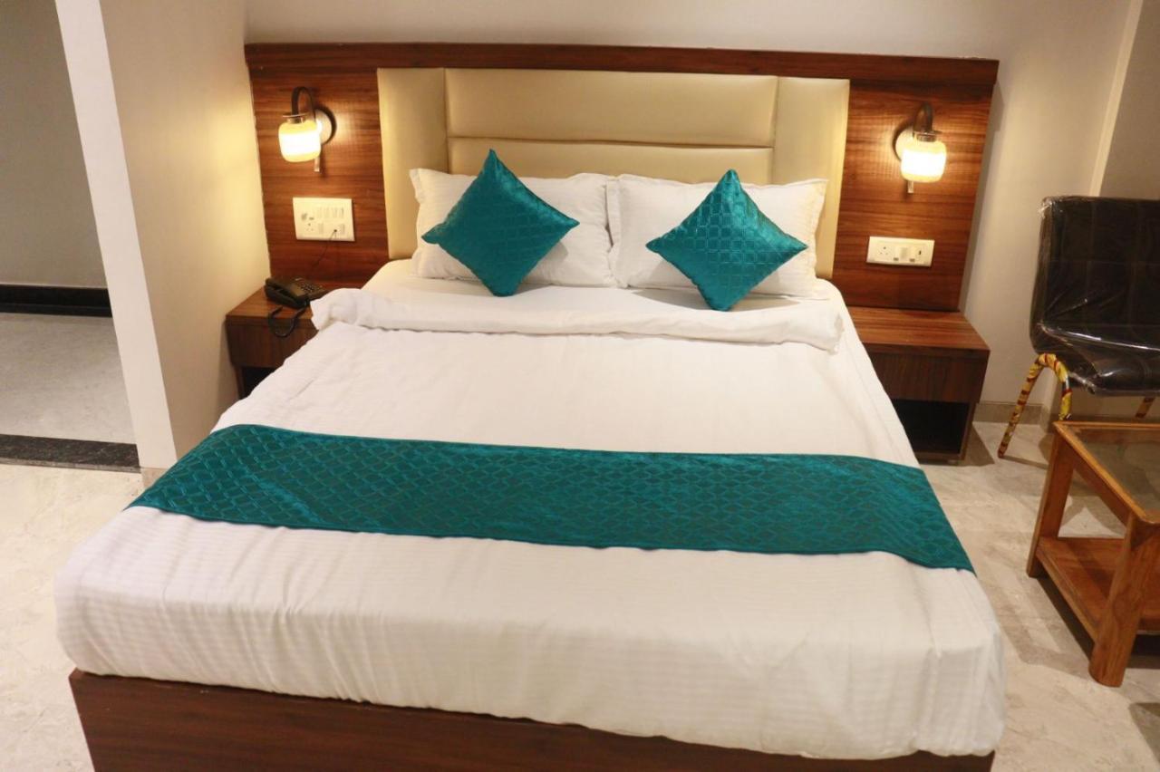 Hotel Candor Amigo Airoli Mind Space 纳威孟买 外观 照片