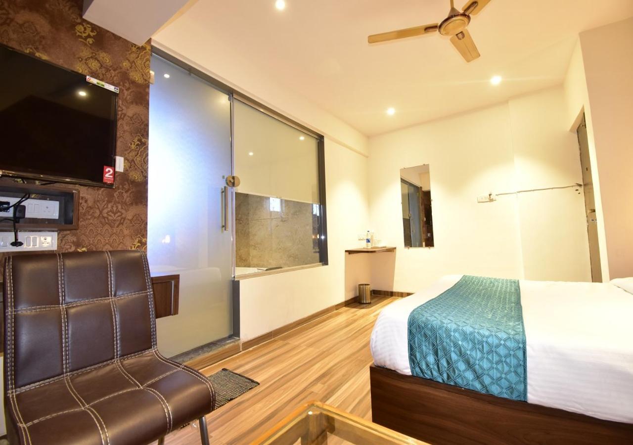 Hotel Candor Amigo Airoli Mind Space 纳威孟买 外观 照片