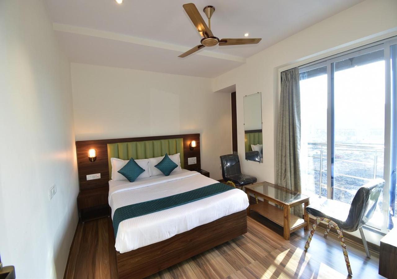 Hotel Candor Amigo Airoli Mind Space 纳威孟买 外观 照片