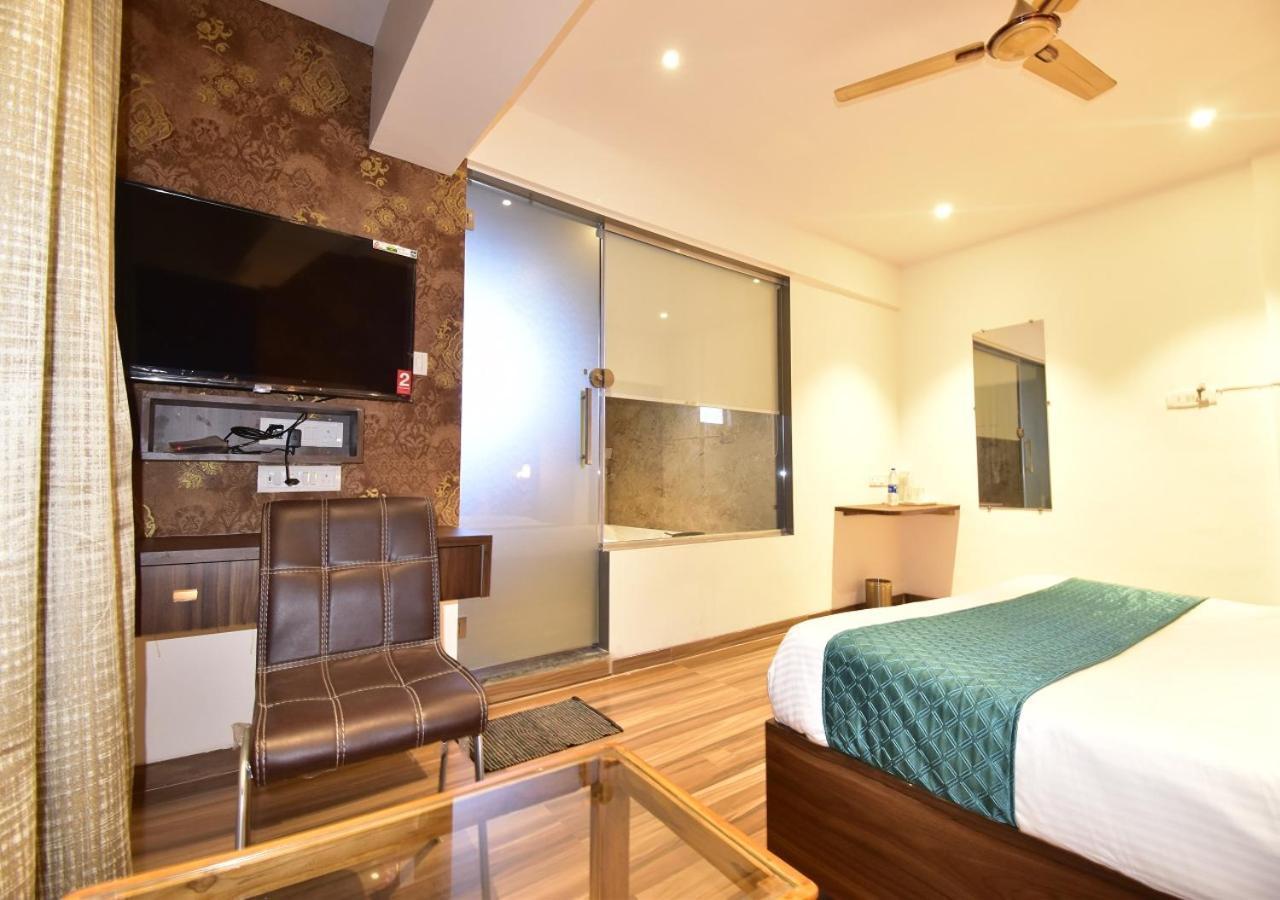 Hotel Candor Amigo Airoli Mind Space 纳威孟买 外观 照片