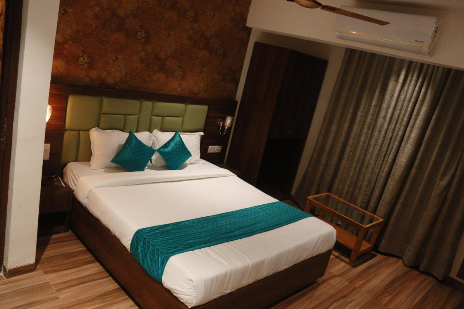Hotel Candor Amigo Airoli Mind Space 纳威孟买 外观 照片
